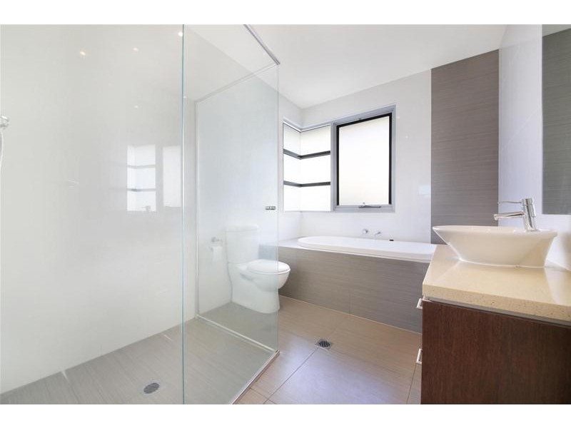 6 Seafarer Court, Paradise Waters QLD 4217