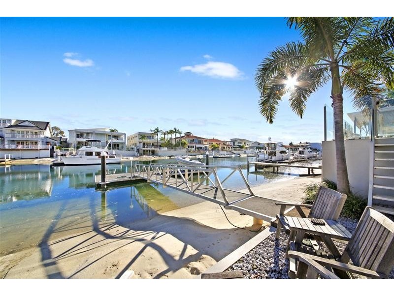 6 Seafarer Court, Paradise Waters QLD 4217