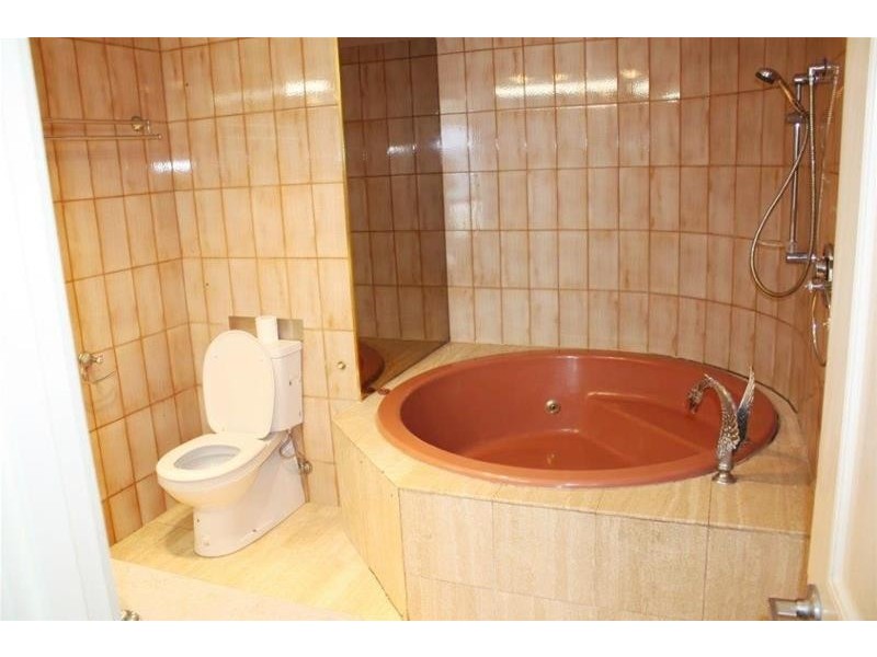 15 Old Burleigh Road, Surfers Paradise QLD 4217