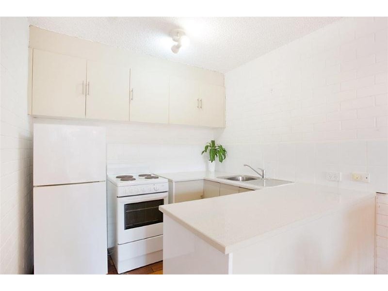 2/21-25 Old Burleigh Road, Surfers Paradise QLD 4217