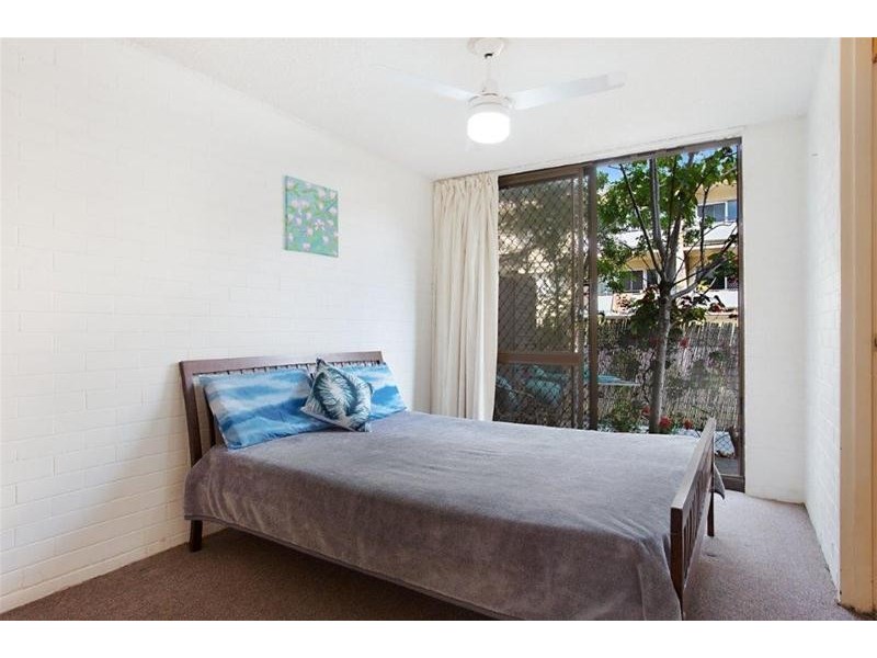 2/21-25 Old Burleigh Road, Surfers Paradise QLD 4217