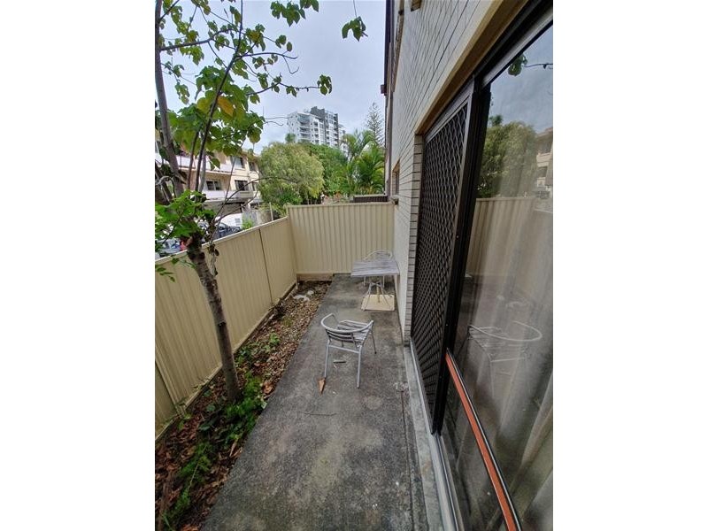 2/21-25 Old Burleigh Road, Surfers Paradise QLD 4217