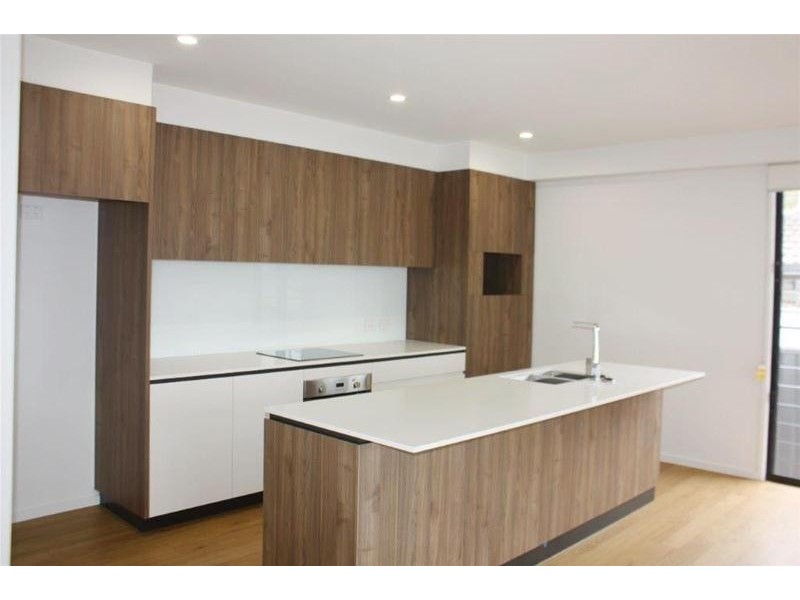 2/130 Rio Vista Boulevard, Broadbeach Waters QLD 4218