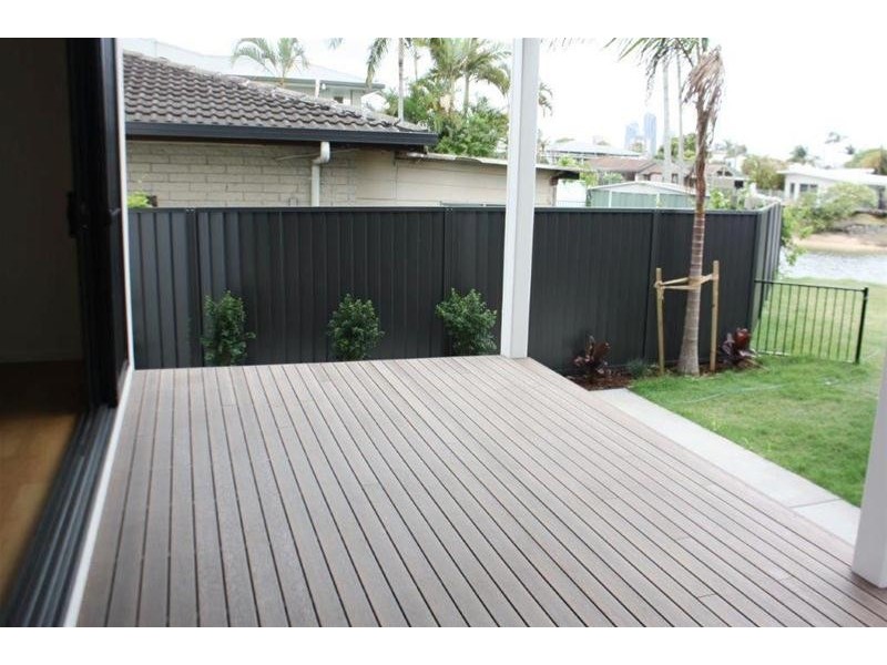 2/130 Rio Vista Boulevard, Broadbeach Waters QLD 4218