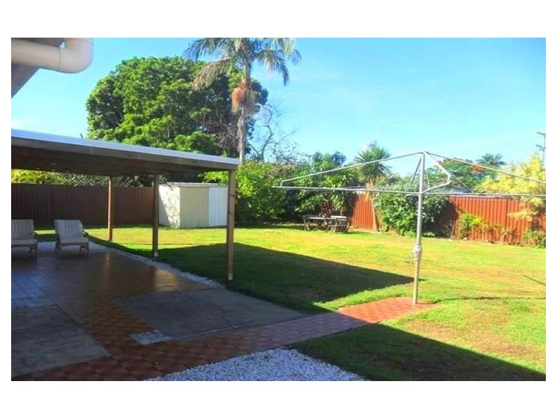 32 Boongala Road, Broadbeach Waters QLD 4218