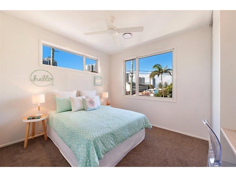 12A Oak Avenue, Surfers Paradise QLD 4217