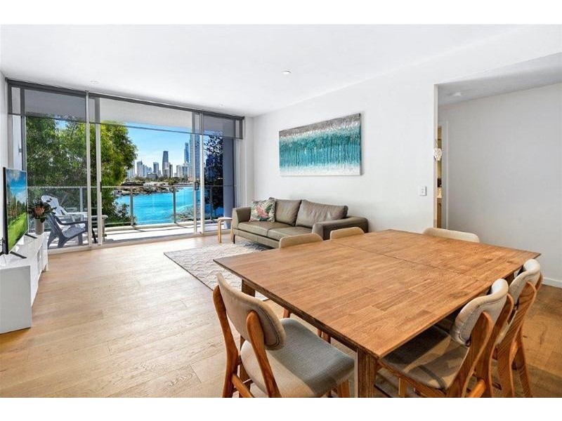 302/19 Cannes Avenue, Surfers Paradise QLD 4217