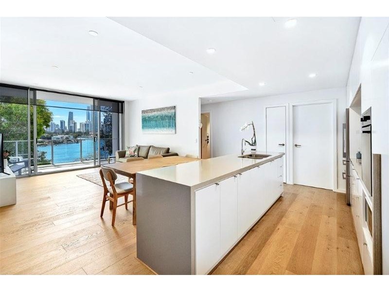 302/19 Cannes Avenue, Surfers Paradise QLD 4217