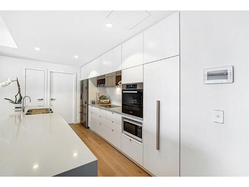 302/19 Cannes Avenue, Surfers Paradise QLD 4217