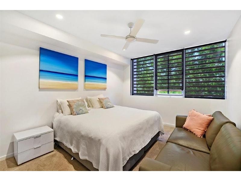 302/19 Cannes Avenue, Surfers Paradise QLD 4217