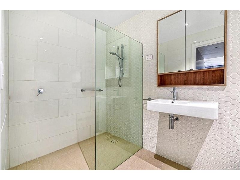 302/19 Cannes Avenue, Surfers Paradise QLD 4217