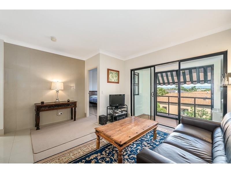 55/24 Slatyer Avenue “Bella Vista on the Water”, Bundall QLD 4217