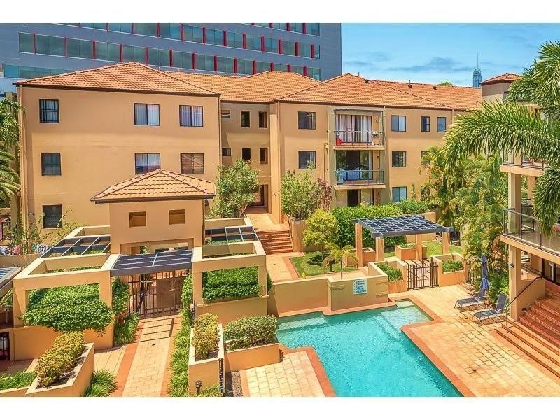 55/24 Slatyer Avenue “Bella Vista on the Water”, Bundall QLD 4217