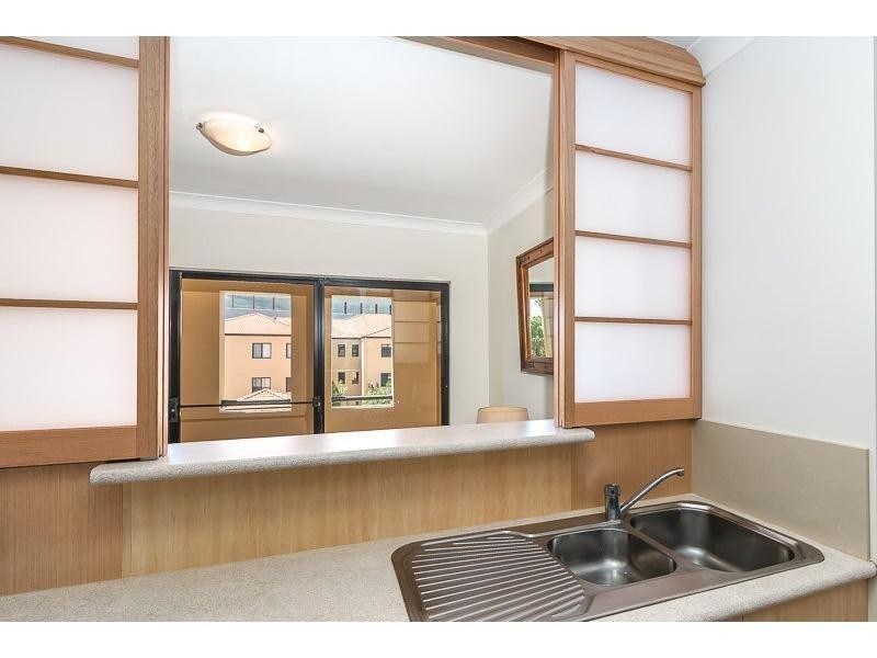 55/24 Slatyer Avenue “Bella Vista on the Water”, Bundall QLD 4217