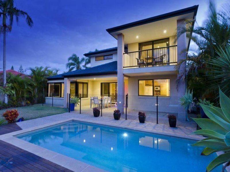 28 Gretel Drive, Mermaid Waters QLD 4218