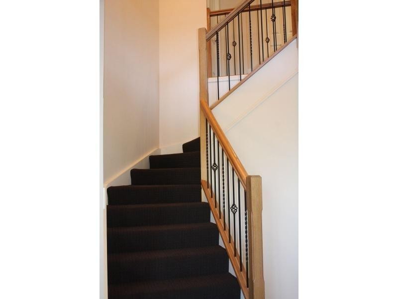 28 Gretel Drive, Mermaid Waters QLD 4218