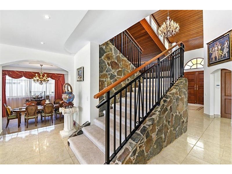 21 Seafarer Court, Paradise Waters QLD 4217