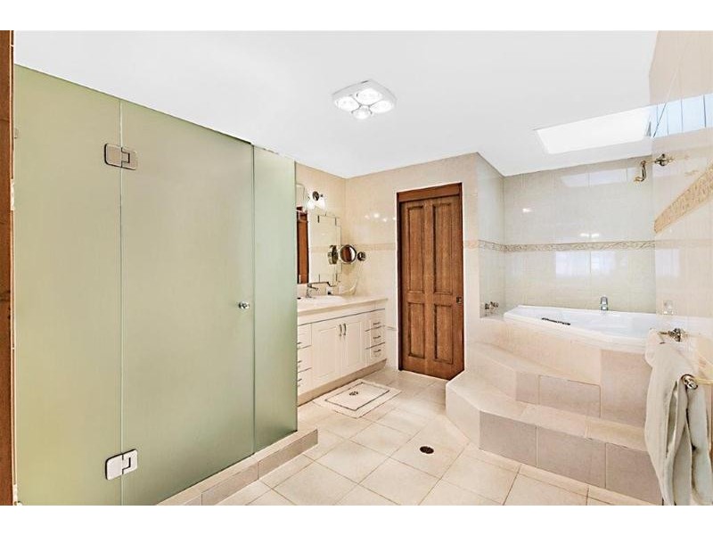 21 Seafarer Court, Paradise Waters QLD 4217