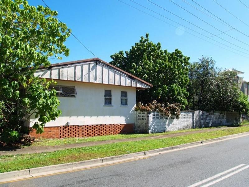 21 Pine Avenue, Surfers Paradise QLD 4217