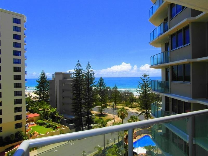 5 Clifford Street “Peninsula”, Surfers Paradise QLD 4217