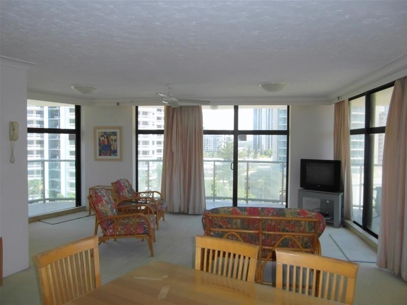 5 Clifford Street “Peninsula”, Surfers Paradise QLD 4217