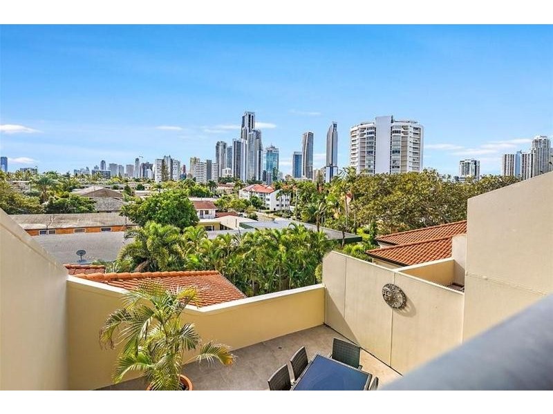 25/3 Sunset Boulevard, Surfers Paradise QLD 4217
