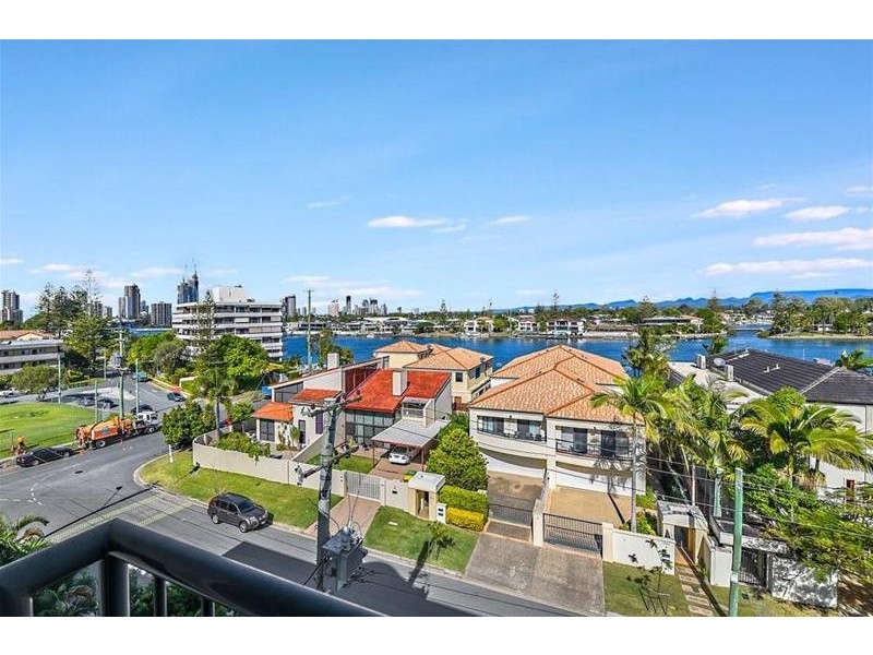 25/3 Sunset Boulevard, Surfers Paradise QLD 4217