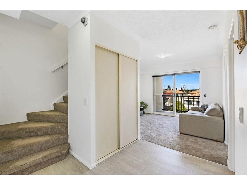 25/3 Sunset Boulevard, Surfers Paradise QLD 4217