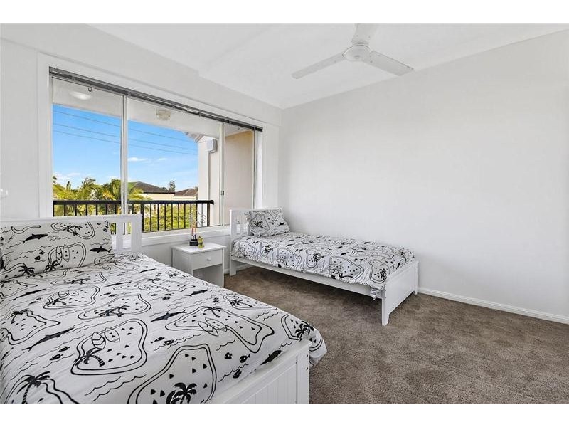 25/3 Sunset Boulevard, Surfers Paradise QLD 4217