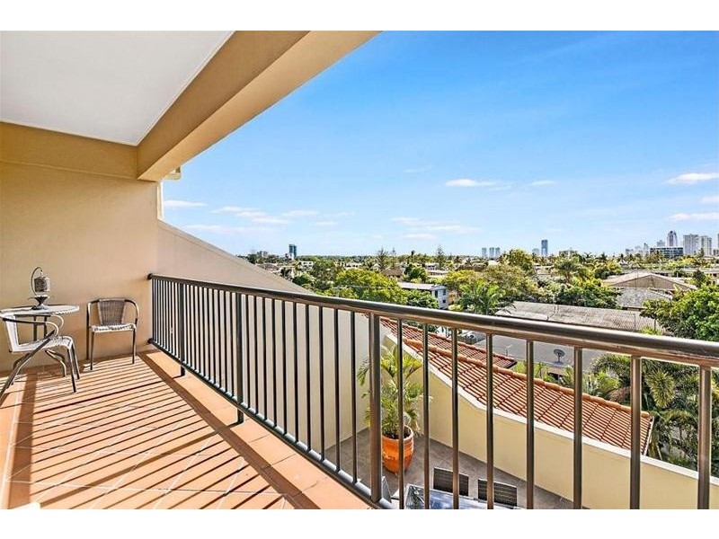 25/3 Sunset Boulevard, Surfers Paradise QLD 4217