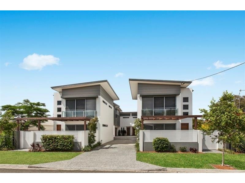 132 Eugaree Street, Southport QLD 4215