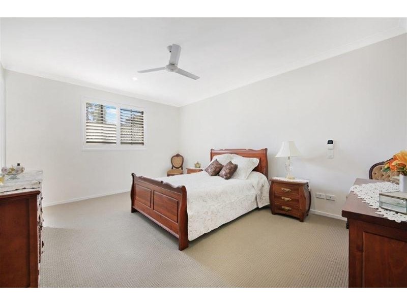 6a Carcoola Street, Benowa QLD 4217