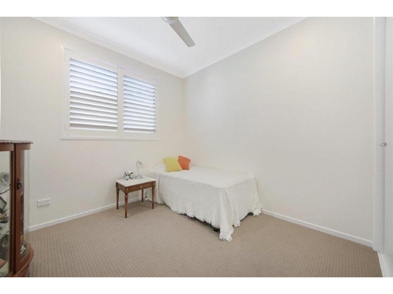 6a Carcoola Street, Benowa QLD 4217