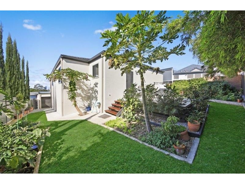 6a Carcoola Street, Benowa QLD 4217