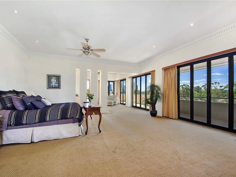 53 Commodore Drive, Paradise Waters QLD 4217