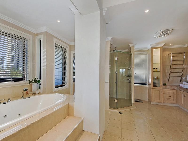 53 Commodore Drive, Paradise Waters QLD 4217