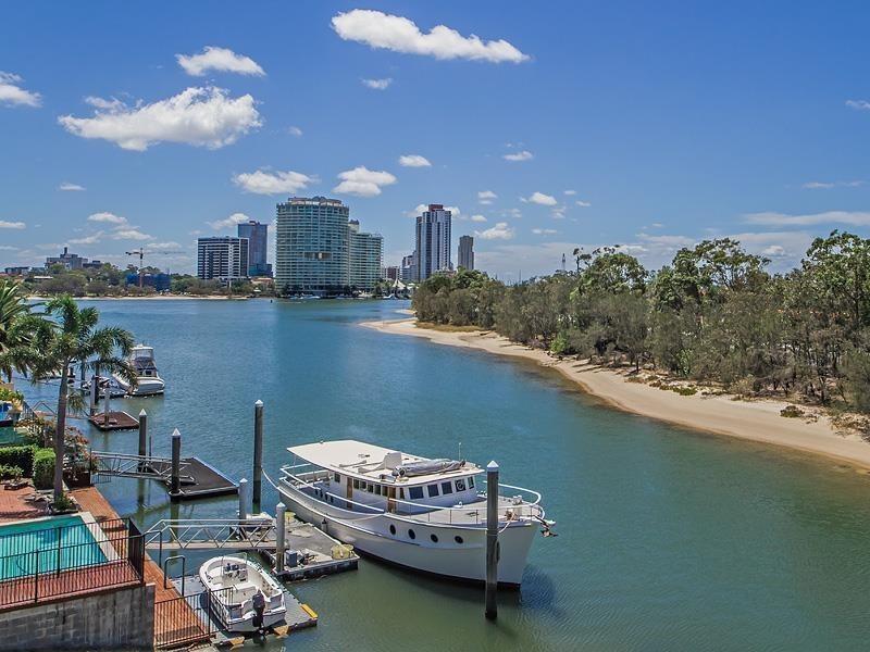 53 Commodore Drive, Paradise Waters QLD 4217