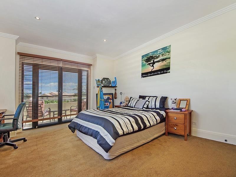 53 Commodore Drive, Paradise Waters QLD 4217