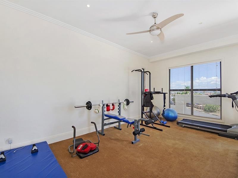 53 Commodore Drive, Paradise Waters QLD 4217