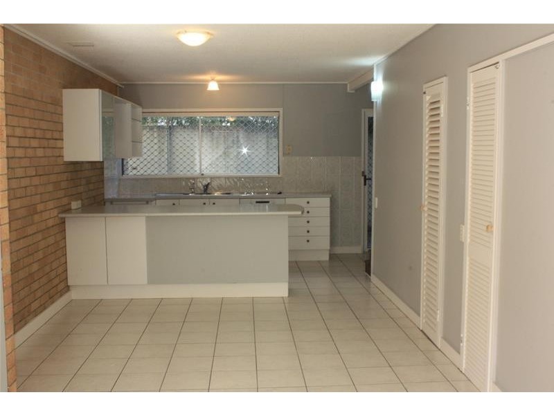 15/17 Illawong Street, Chevron Island QLD 4217