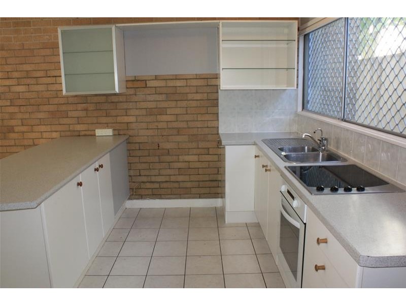 15/17 Illawong Street, Chevron Island QLD 4217