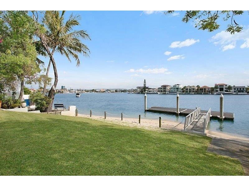 4 Paradise Place, Surfers Paradise QLD 4217