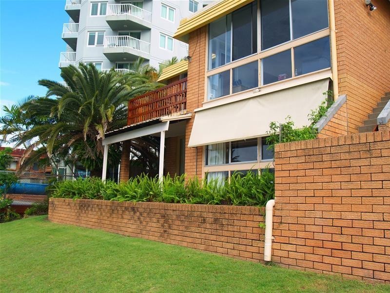 11 Peninsular Drive, Surfers Paradise QLD 4217