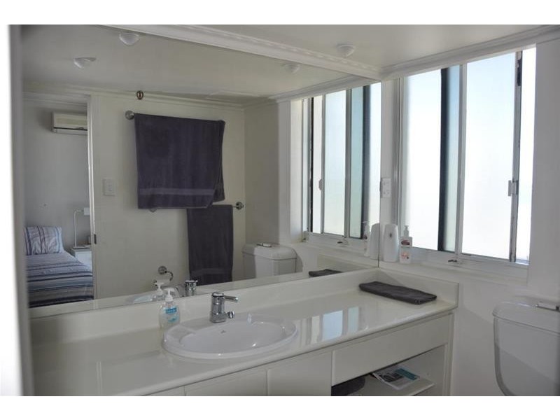 24D “Aquarius” 4  Old Burleigh Road, Surfers Paradise QLD 4217