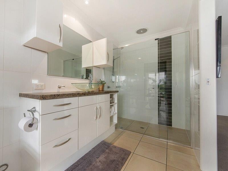 2 Kookaburra Court, Sorrento QLD 4217