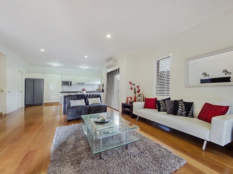 28 Norfolk Avenue, Budds Beach, Surfers Paradise QLD 4217