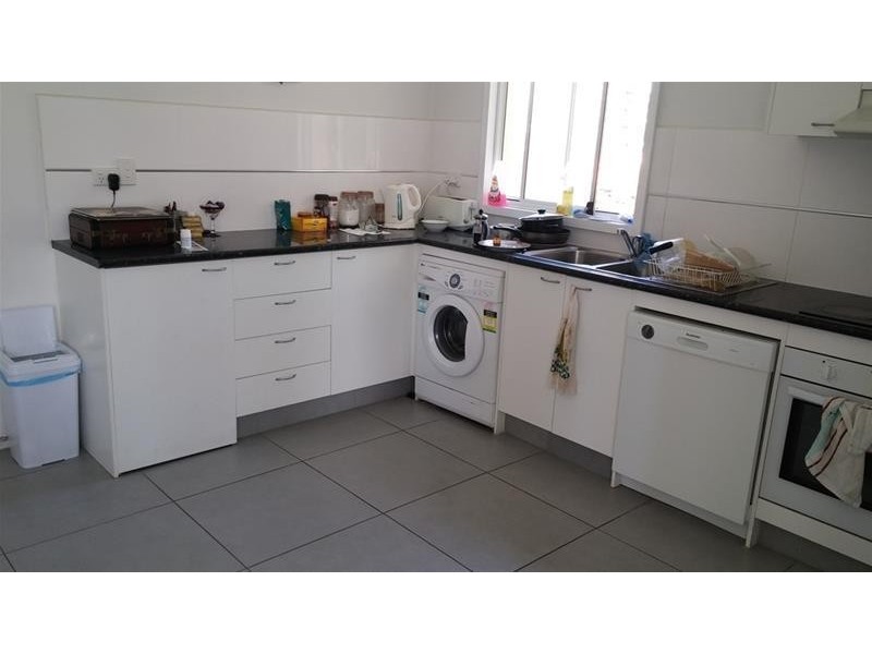 34 Hanlan Street (Kinkabool), Surfers Paradise QLD 4217