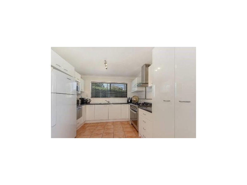 2/24 Vespa Crescent, Isle Of Capri QLD 4217