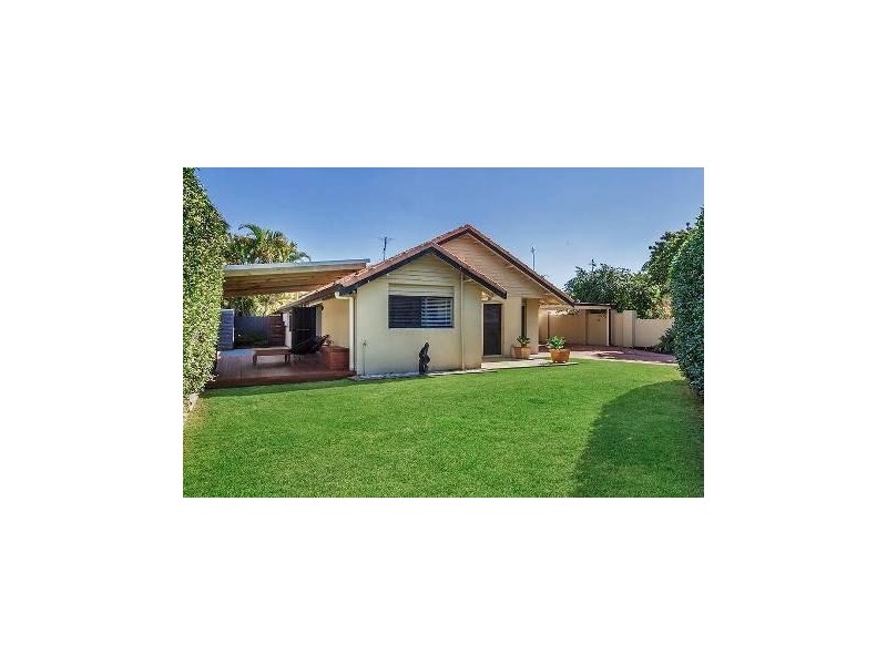 2/24 Vespa Crescent, Isle Of Capri QLD 4217