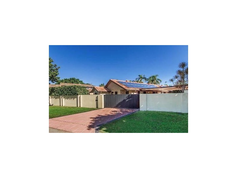 2/24 Vespa Crescent, Isle Of Capri QLD 4217